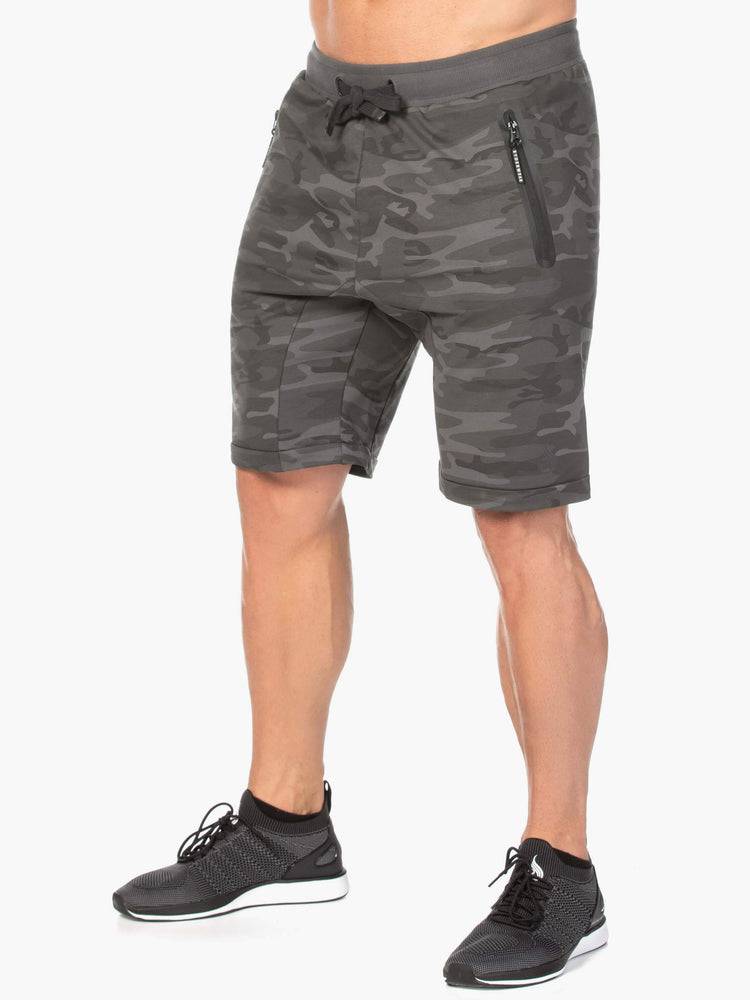 Ryderwear Men Shorts Camo Fleece Track Men's Shorts Black Camo | CA2797WY