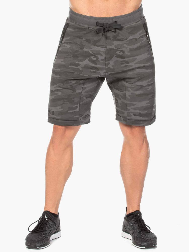 Ryderwear Men Shorts Camo Fleece Track Men\'s Shorts Black Camo | CA2797WY