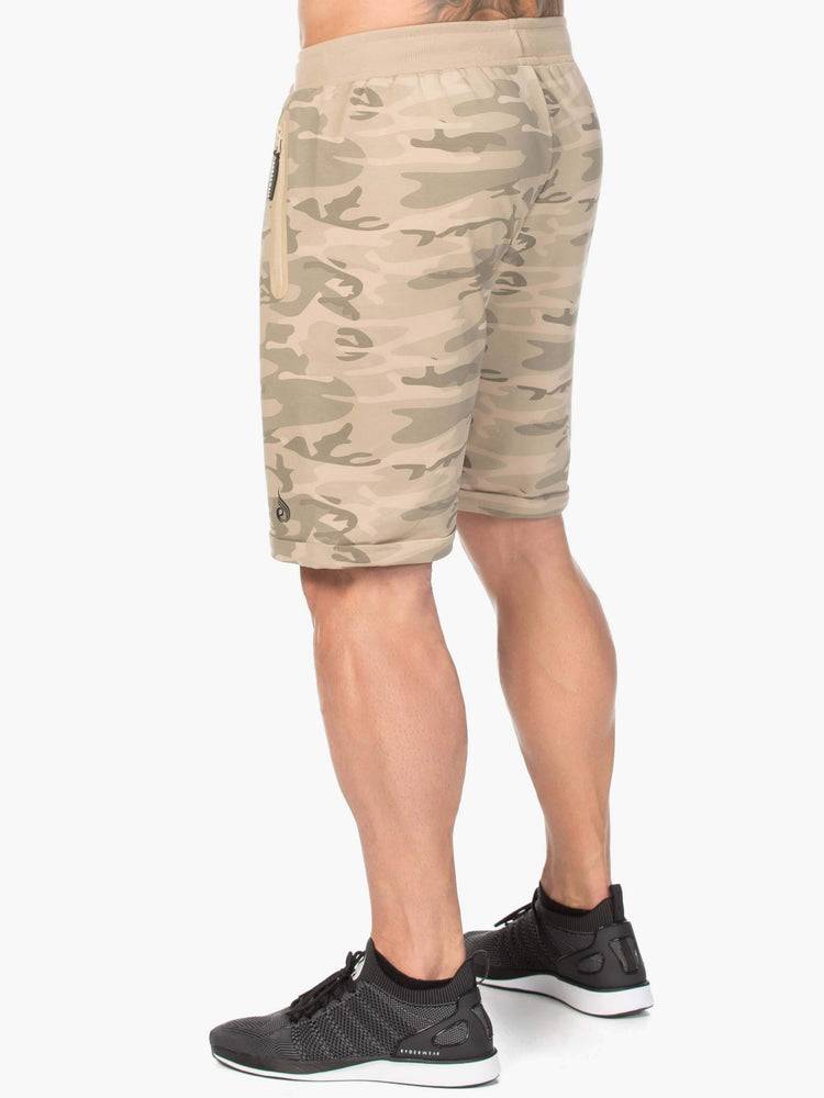 Ryderwear Men Shorts Camo Fleece Track Men's Shorts Tan Camo | CA2798QZ