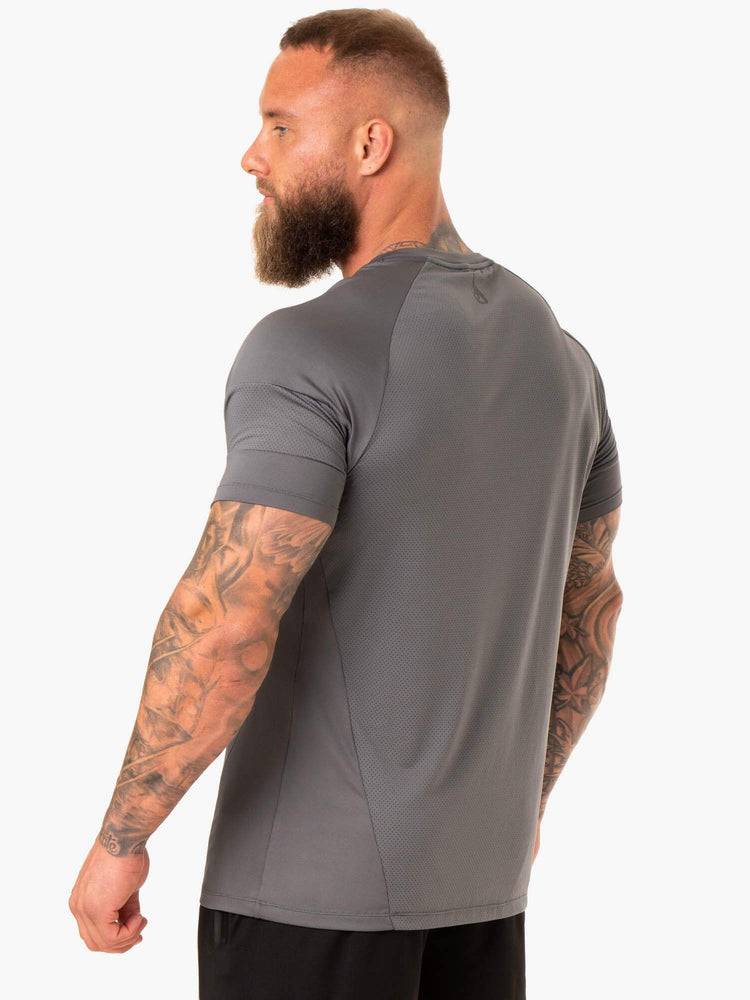 Ryderwear Men T Shirts Action Mesh Men's T Shirts Charcoal | CA2965WY