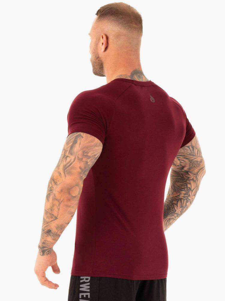 Ryderwear Men T Shirts Active Men's T Shirts Burgundy | CA2960UT