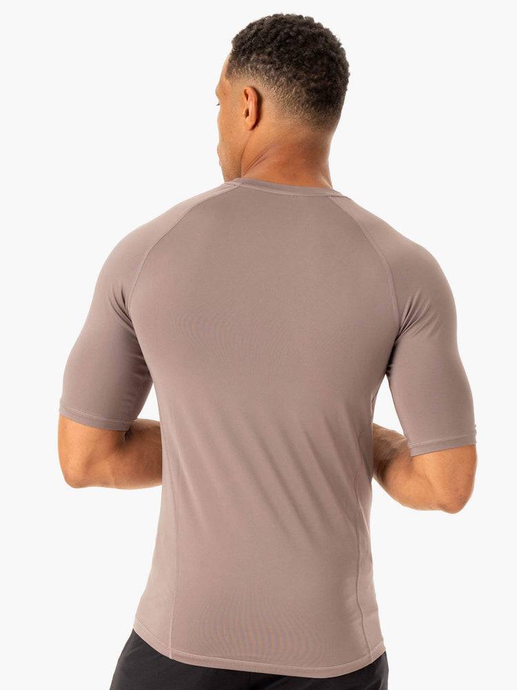 Ryderwear Men T Shirts Division Base Layer Men's T Shirts Taupe | CA2938EX