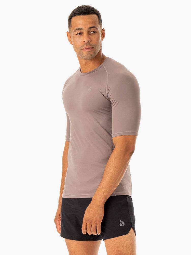 Ryderwear Men T Shirts Division Base Layer Men's T Shirts Taupe | CA2938EX