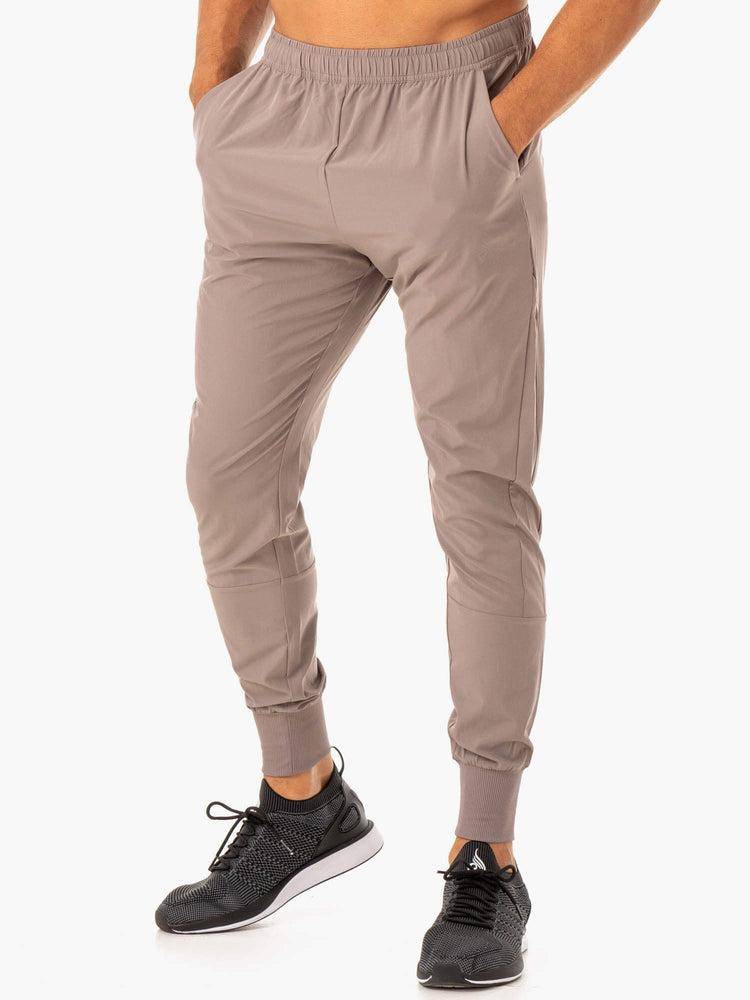 Ryderwear Men Track Pants Division Woven Joggers Men's Track Pants Taupe | CA3145OR