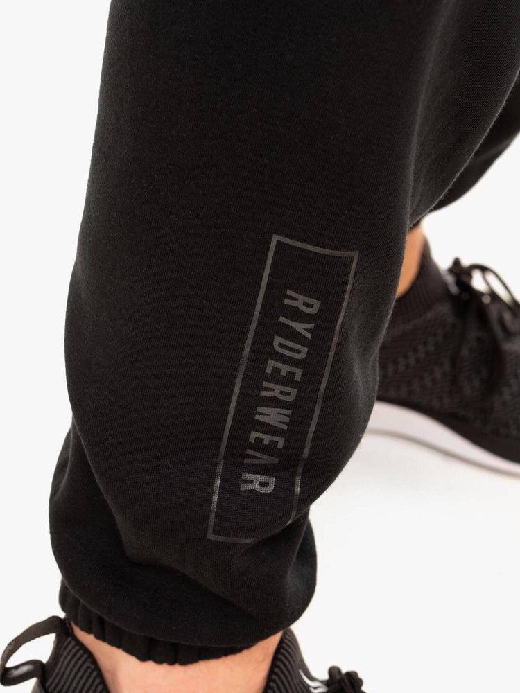 Ryderwear Men Track Pants Recharge Relaxed Men's Track Pants Black | CA3117KI