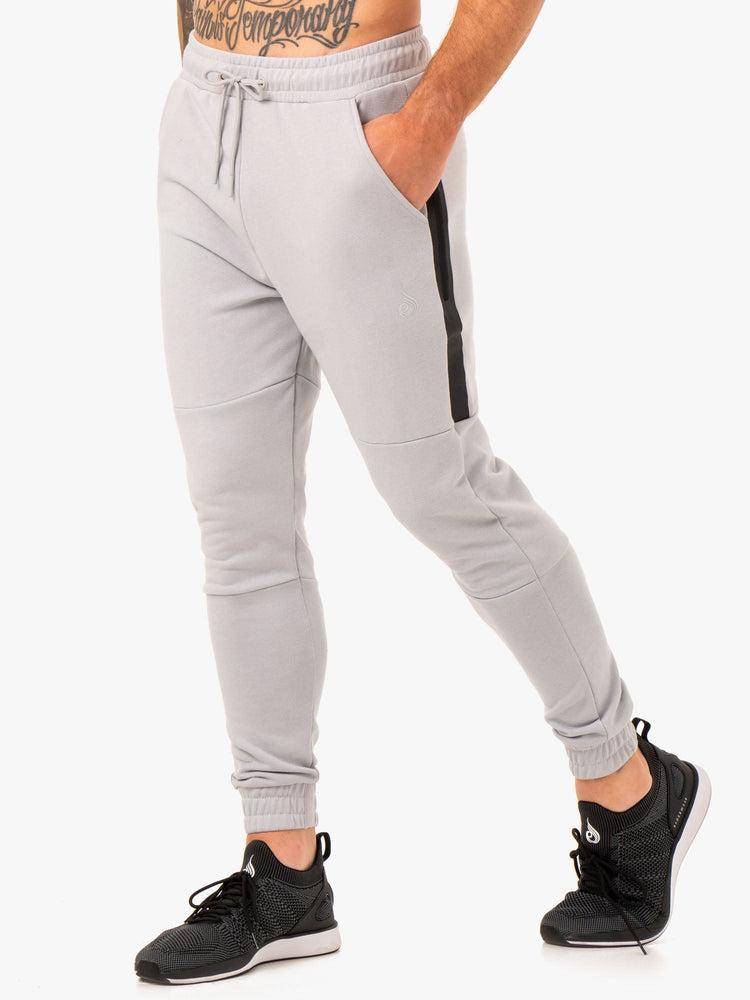 Ryderwear Men Track Pants Restore Fleece Men\'s Track Pants Snow Grey | CA3106EX