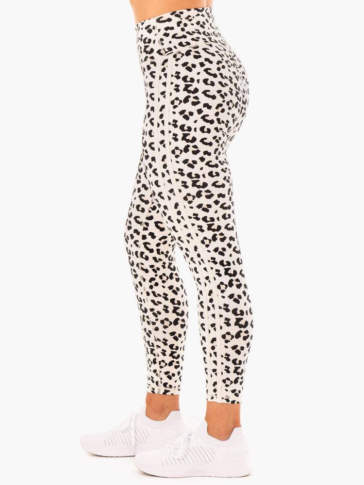 Ryderwear Women Leggings Evolution High Waisted Scrunch Women's Leggings Ivory Leopard | CA2417DN