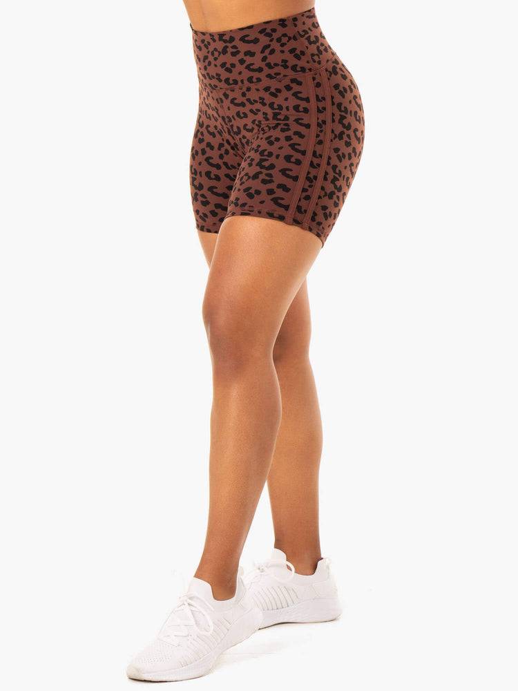 Ryderwear Women Shorts Evolution High Waisted Scrunch Women's Shorts Chocolate Leopard | CA1980UT