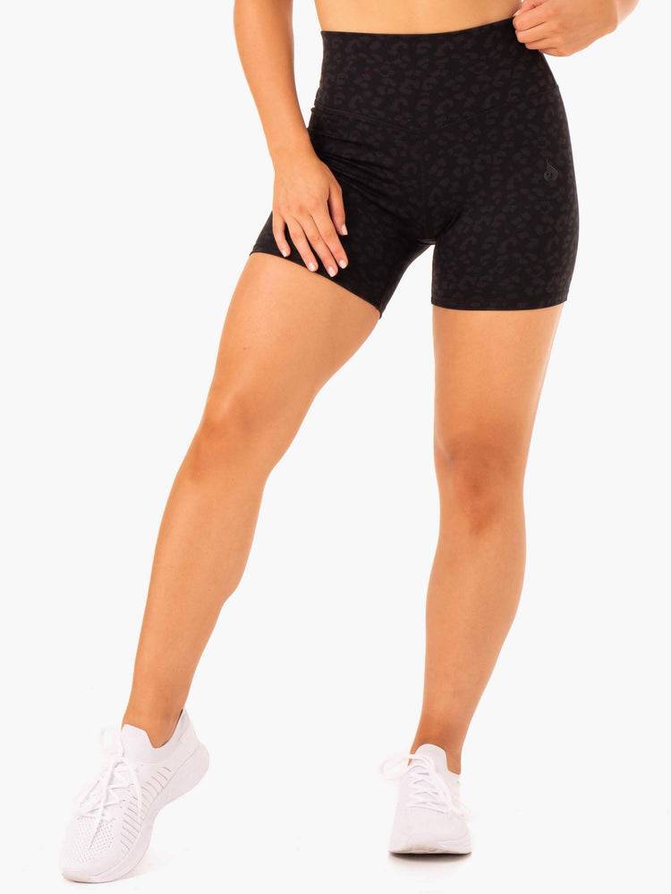 Ryderwear Women Shorts Hybrid Mid Length Women's Shorts Black Leopard | CA2121KI