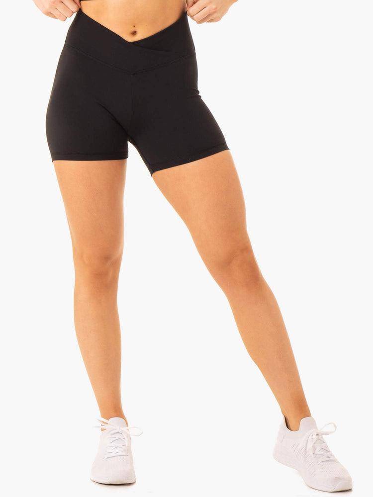 Ryderwear Women Shorts Serene Cross Over Scrunch Women\'s Shorts Black | CA2046XF