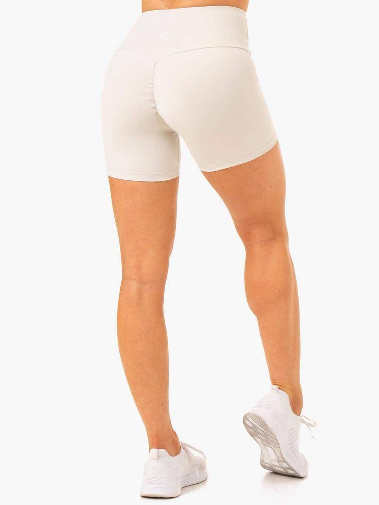 Ryderwear Women Shorts Vital Mid Length Scrunch Women's Shorts Snow Grey | CA2007IS