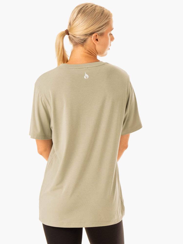 Ryderwear Women T Shirts Edit Longline Women's T Shirts Sage | CA1389FM