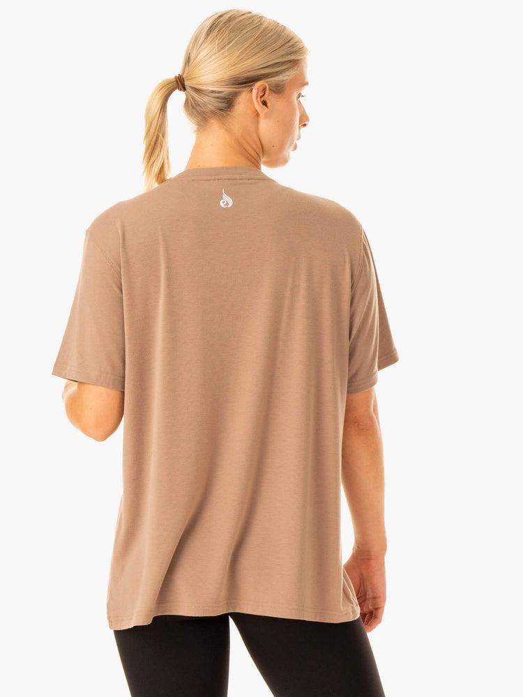 Ryderwear Women T Shirts Edit Longline Women's T Shirts Latte | CA1390GL