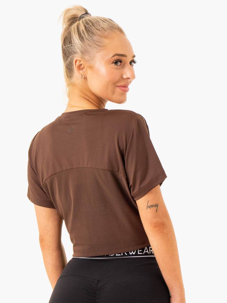 Ryderwear Women T Shirts Level Up Cropped Women's T Shirts Chocolate | CA1368LH