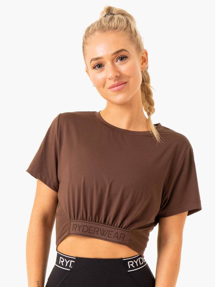 Ryderwear Women T Shirts Level Up Cropped Women's T Shirts Chocolate | CA1368LH