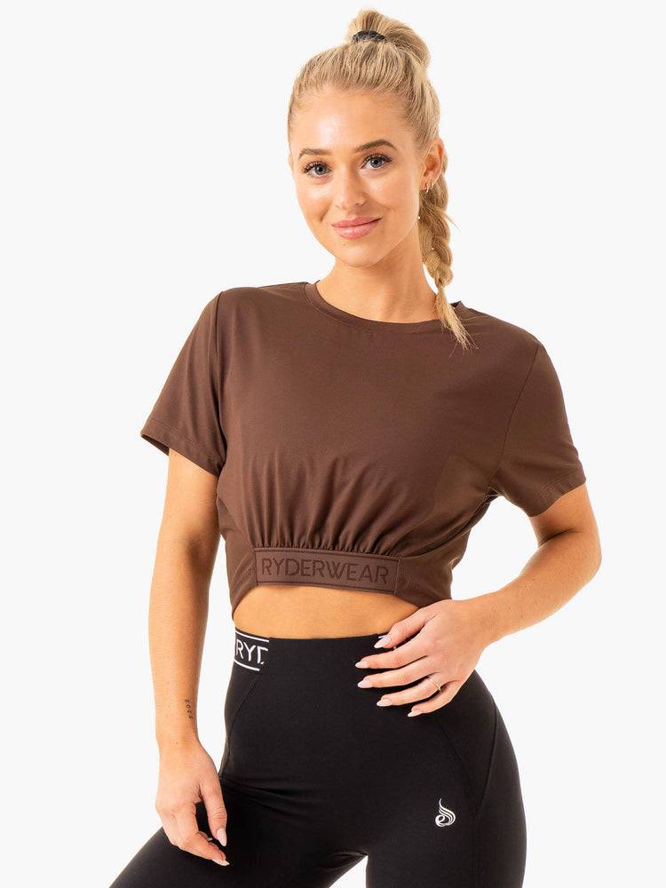 Ryderwear Women T Shirts Level Up Cropped Women\'s T Shirts Chocolate | CA1368LH