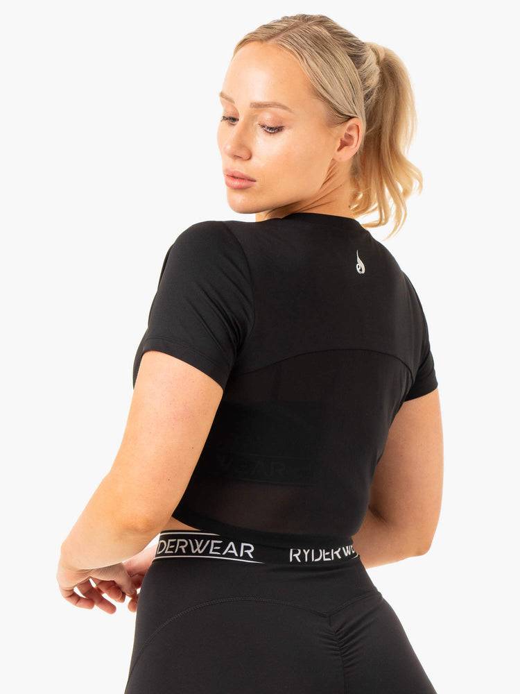 Ryderwear Women T Shirts Level Up Cropped Women's T Shirts Black | CA1370XF